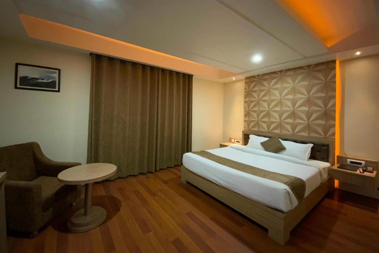 Hotel The Kalyaniz Ґувахаті Екстер'єр фото
