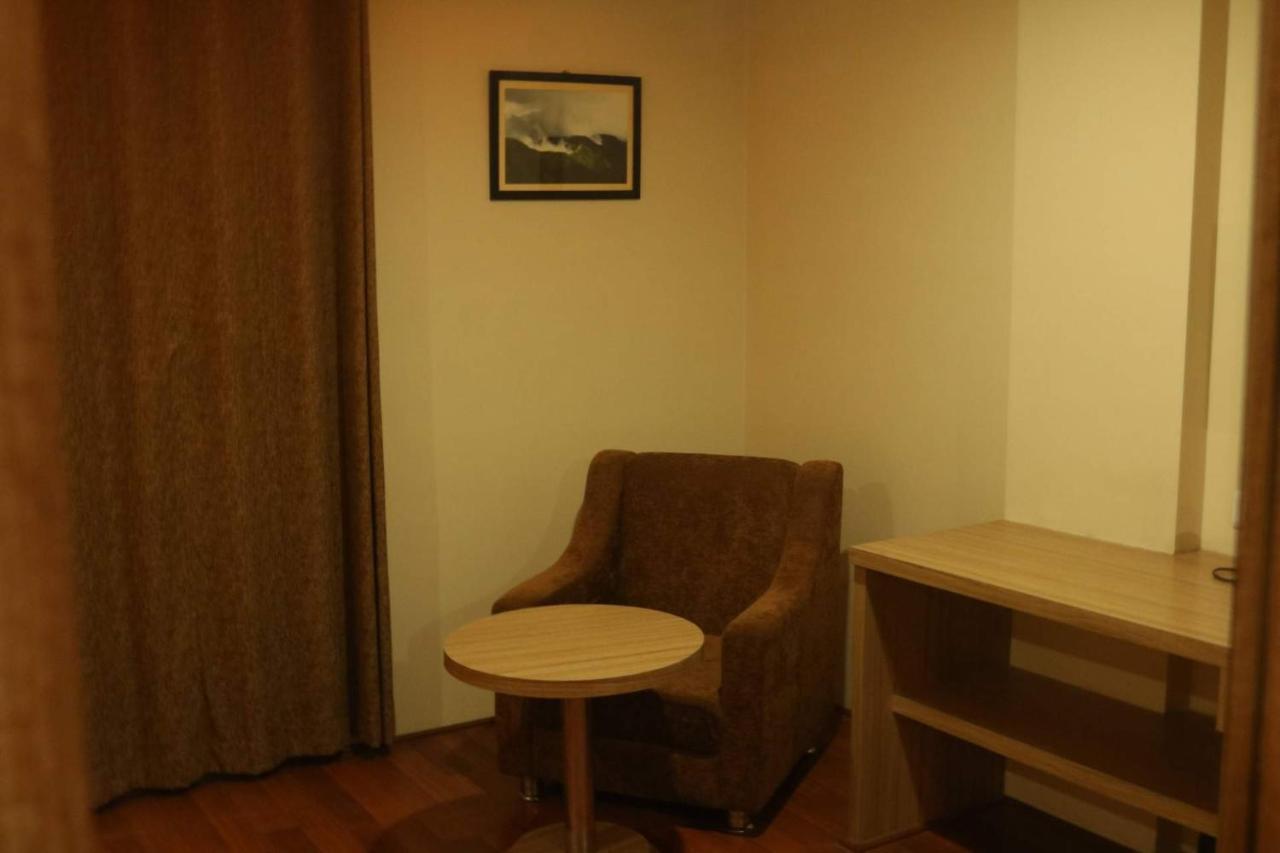 Hotel The Kalyaniz Ґувахаті Екстер'єр фото