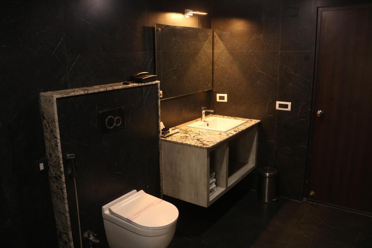 Hotel The Kalyaniz Ґувахаті Екстер'єр фото