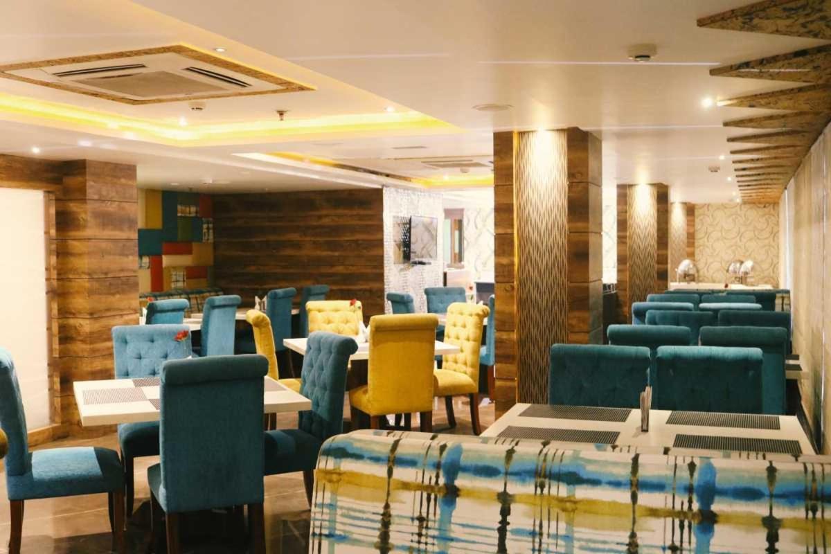 Hotel The Kalyaniz Ґувахаті Екстер'єр фото