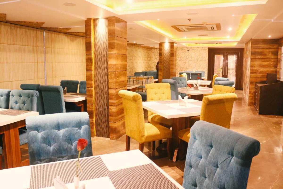 Hotel The Kalyaniz Ґувахаті Екстер'єр фото