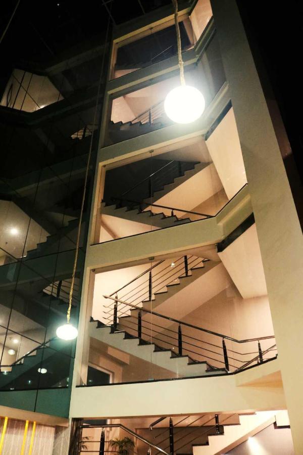 Hotel The Kalyaniz Ґувахаті Екстер'єр фото